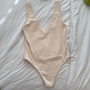 Aritzia Contour V Neck Bodysuit